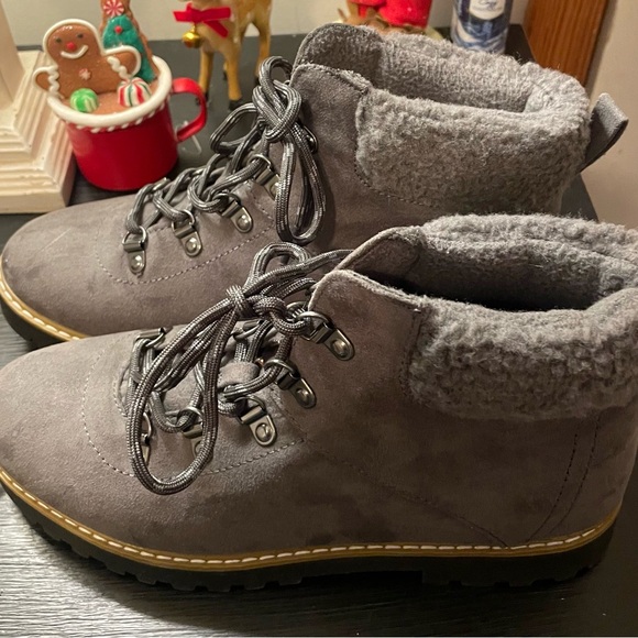 Sonoma Shoes - Sonoma Gray Suede Boots with Plush Lining
